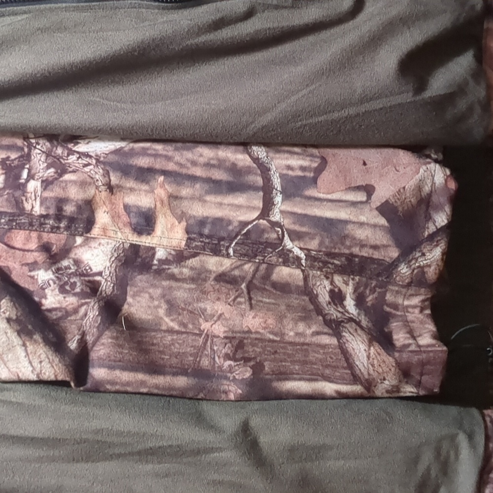 Hunting Suit - Picture 3 of 3